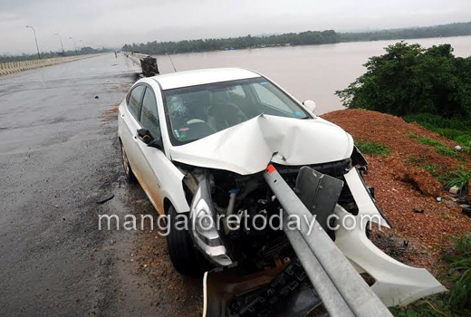 Car crashes in Netravathi bridge 1